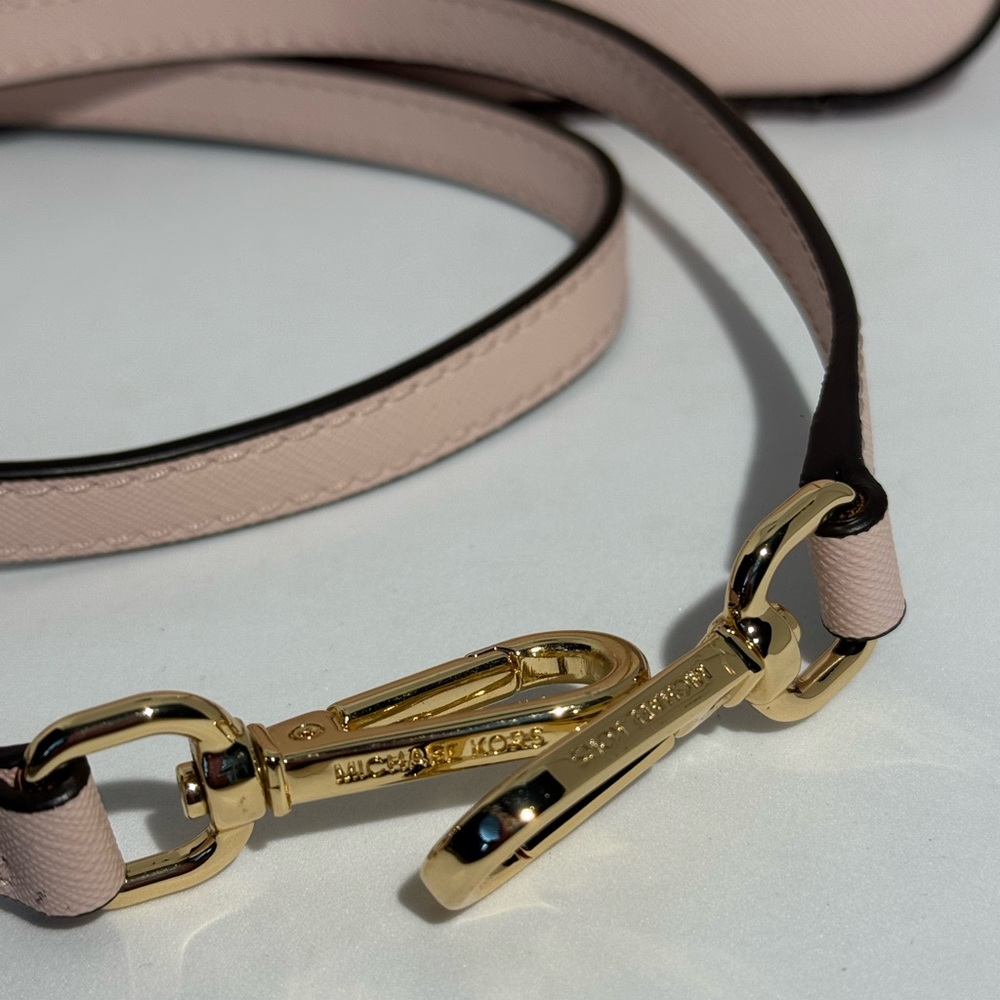 Michael Kors Jet Set Travel Medium Saffiano Leather Crossbody light pink color. - Picture 10 of 12